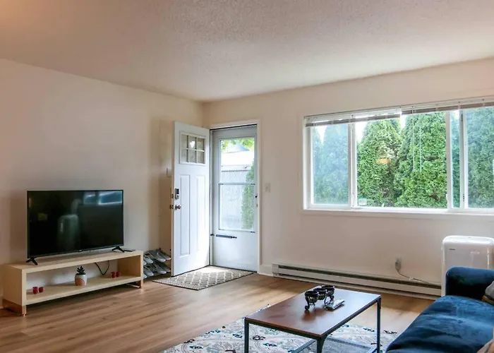 Amazing Entire House + Parking