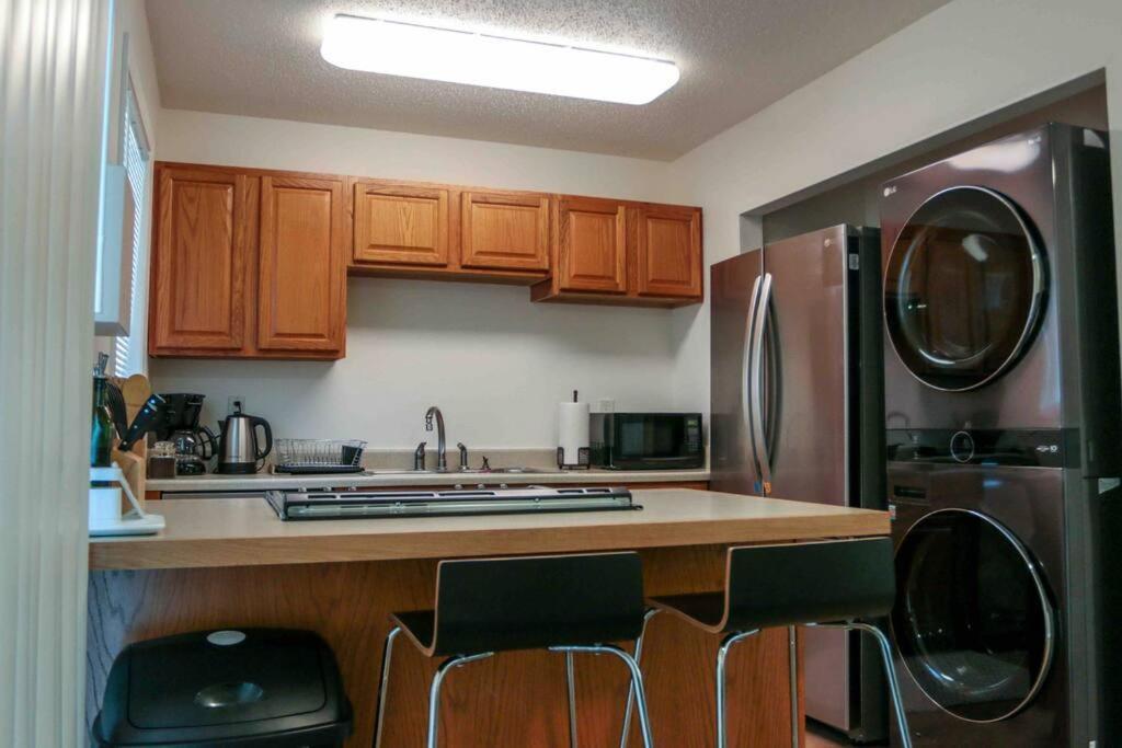 Amazing Entire House + Parking Apartment